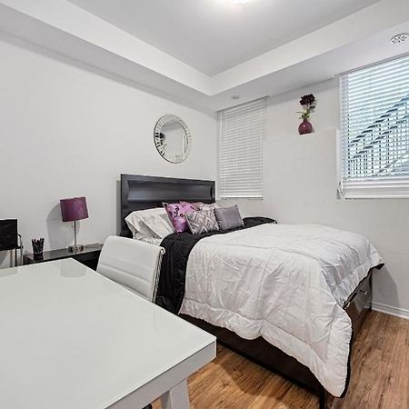 Appartement Beautiful Townhouse Near Yorkdale Mall, Wilson Subway à Toronto Extérieur photo