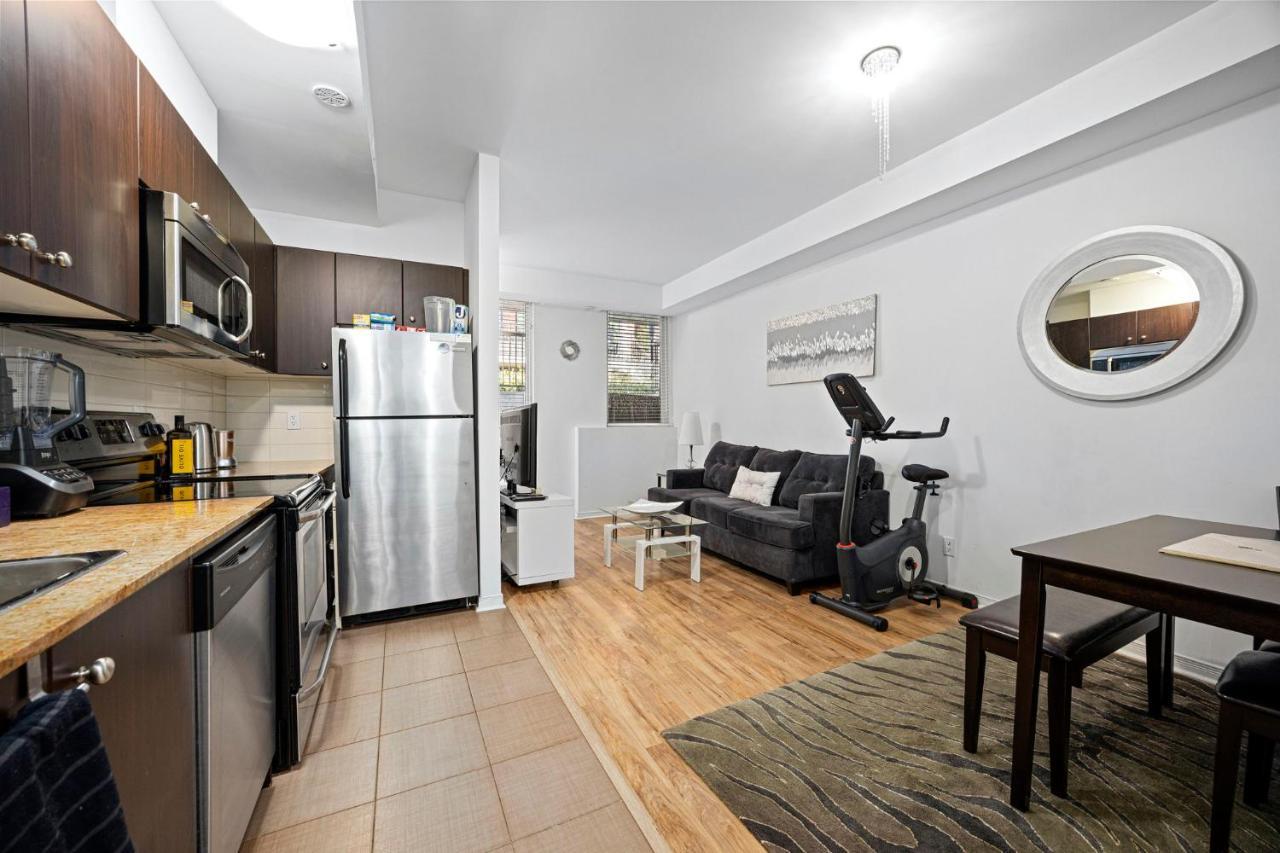Appartement Beautiful Townhouse Near Yorkdale Mall, Wilson Subway à Toronto Extérieur photo