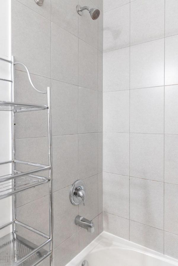 Appartement Beautiful Townhouse Near Yorkdale Mall, Wilson Subway à Toronto Extérieur photo