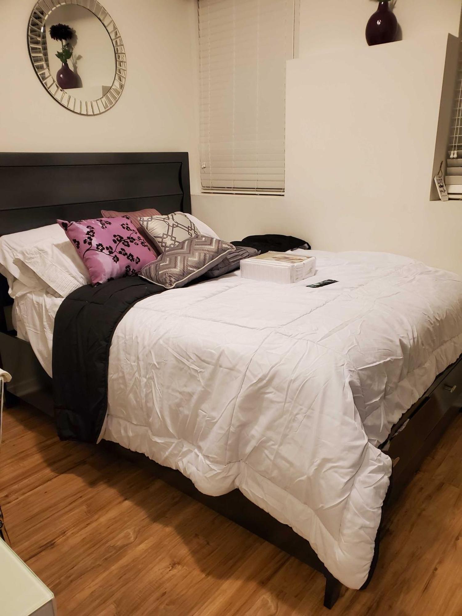 Appartement Beautiful Townhouse Near Yorkdale Mall, Wilson Subway à Toronto Extérieur photo