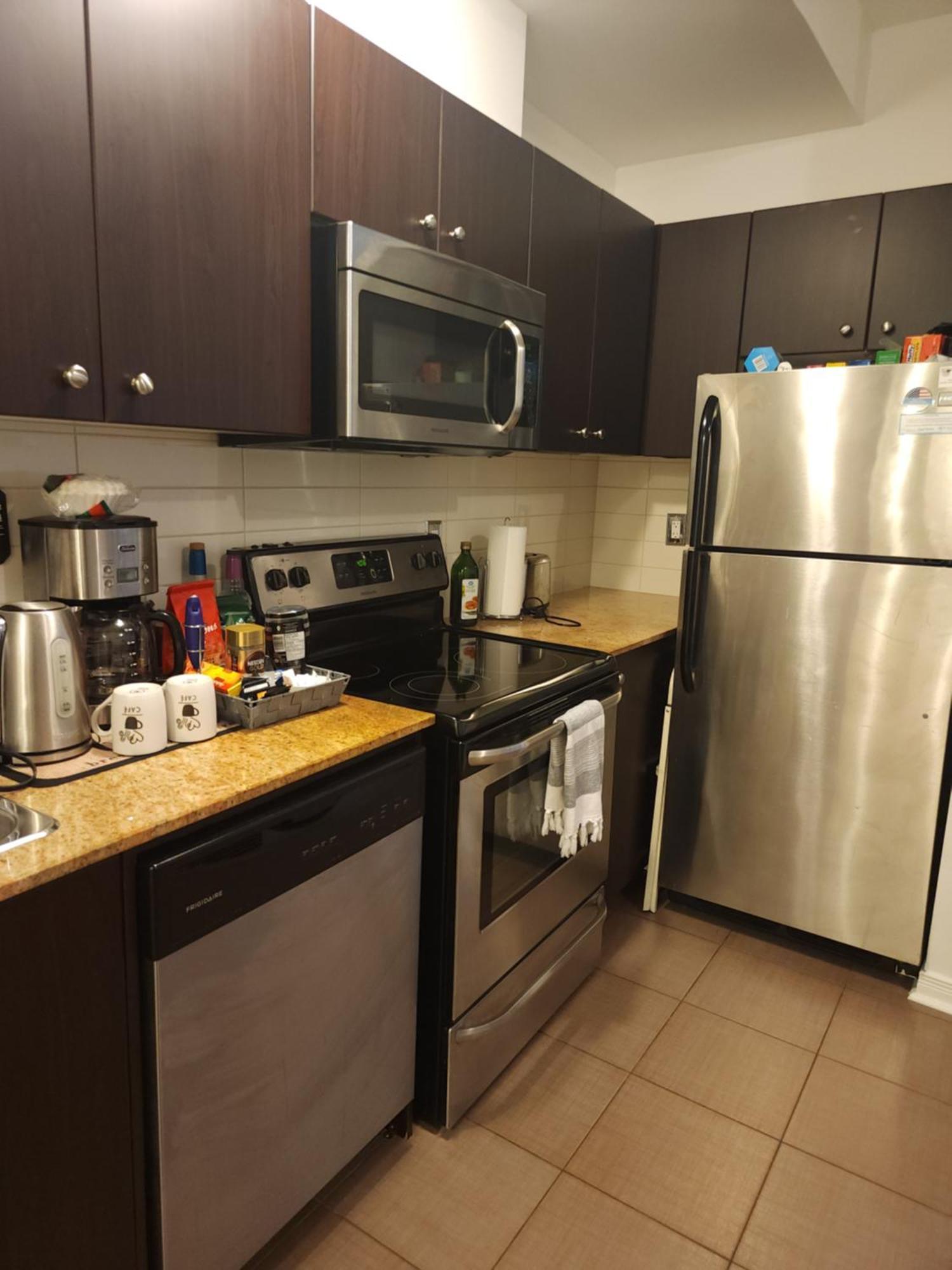 Appartement Beautiful Townhouse Near Yorkdale Mall, Wilson Subway à Toronto Extérieur photo