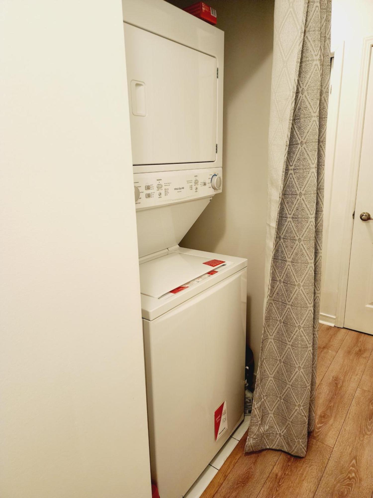 Appartement Beautiful Townhouse Near Yorkdale Mall, Wilson Subway à Toronto Extérieur photo