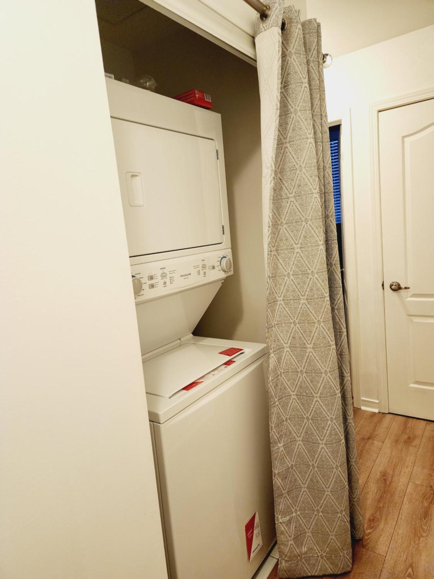 Appartement Beautiful Townhouse Near Yorkdale Mall, Wilson Subway à Toronto Extérieur photo