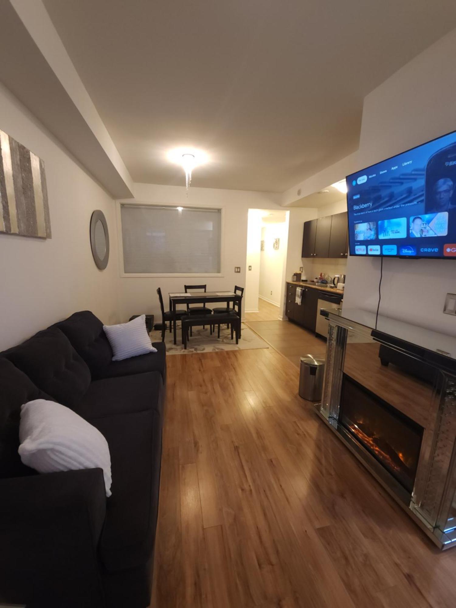 Appartement Beautiful Townhouse Near Yorkdale Mall, Wilson Subway à Toronto Extérieur photo