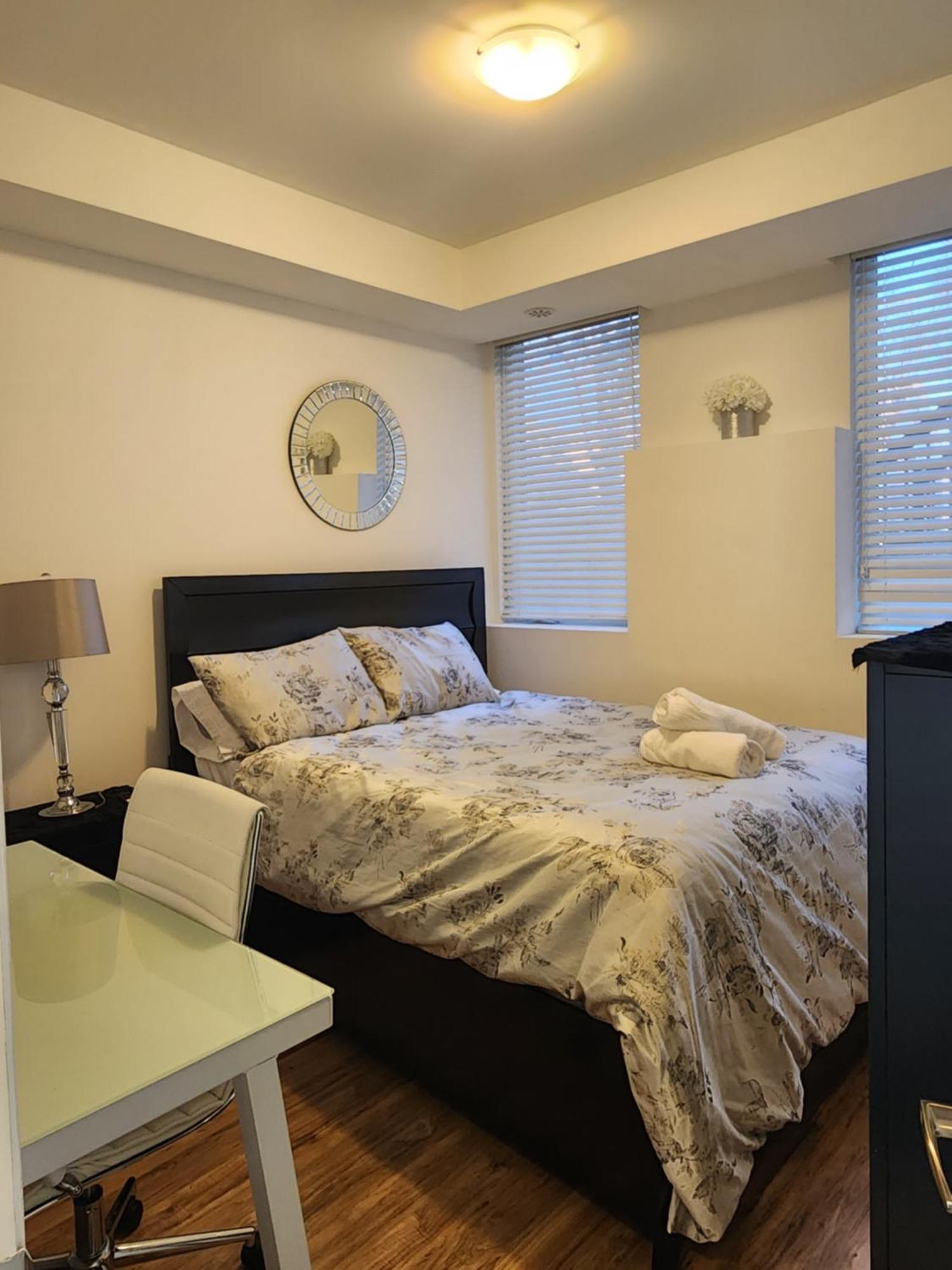 Appartement Beautiful Townhouse Near Yorkdale Mall, Wilson Subway à Toronto Extérieur photo