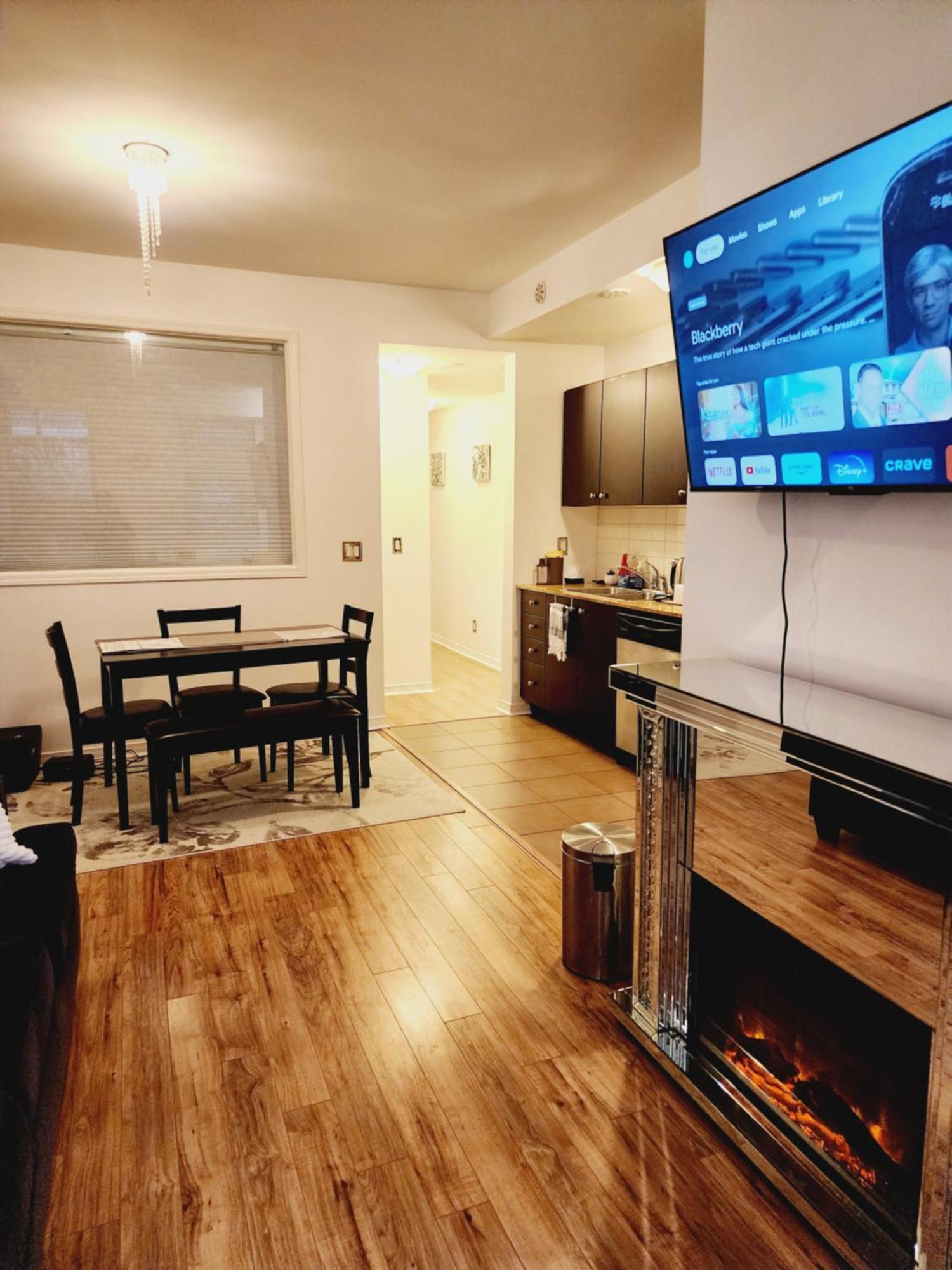 Appartement Beautiful Townhouse Near Yorkdale Mall, Wilson Subway à Toronto Extérieur photo